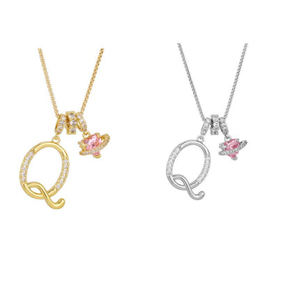 Collier avec initiale et breloque cœur rose