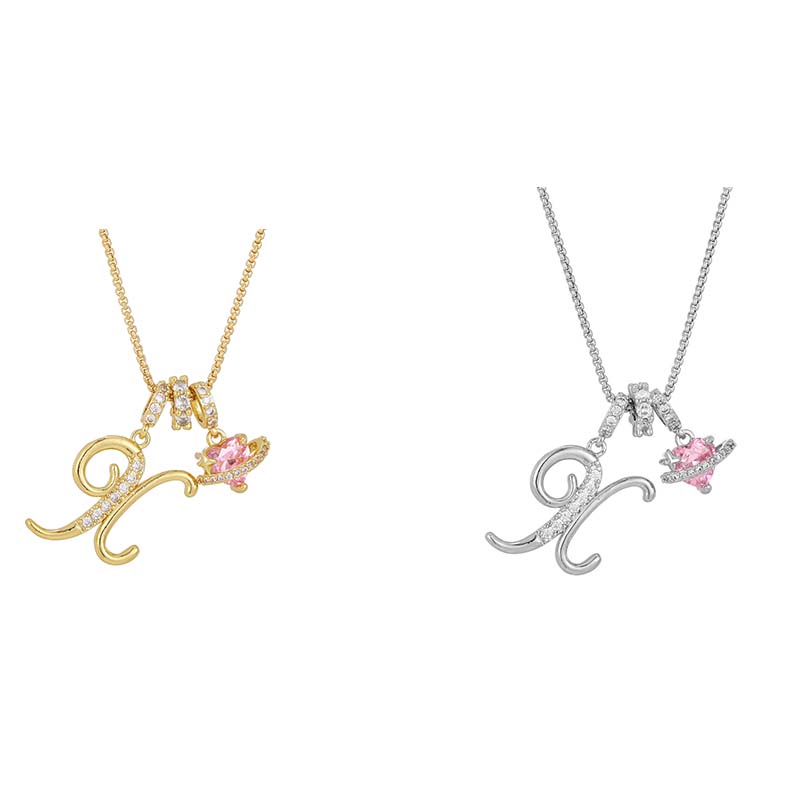 Collier avec initiale et breloque cœur rose